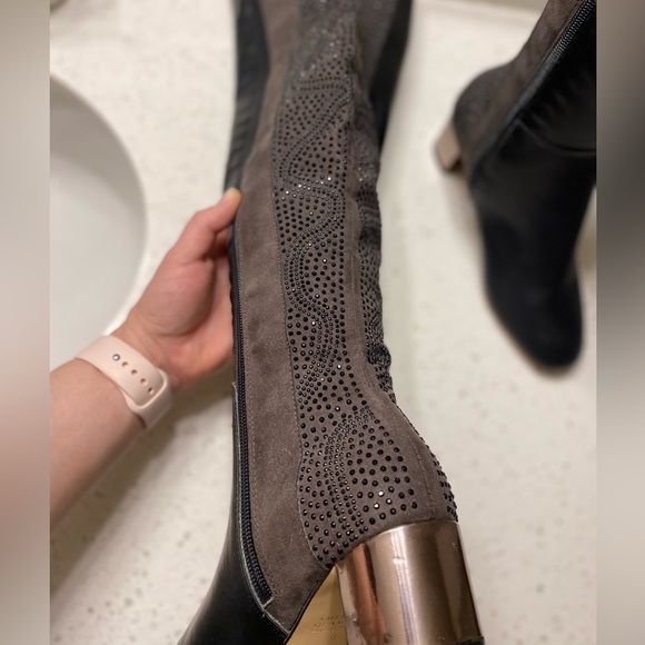 Brand New American Glamour Badgley Mischka Knee High Boots - Picture 5 of 8